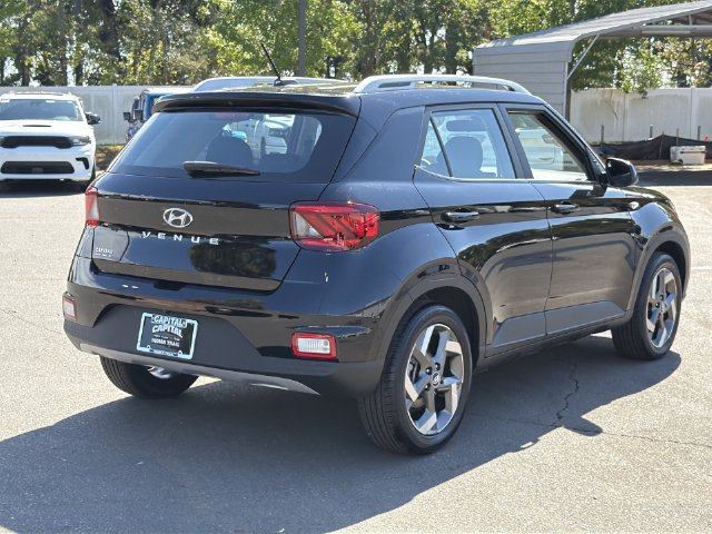 Used 2026 Hyundai Venue SEL FWD image 12