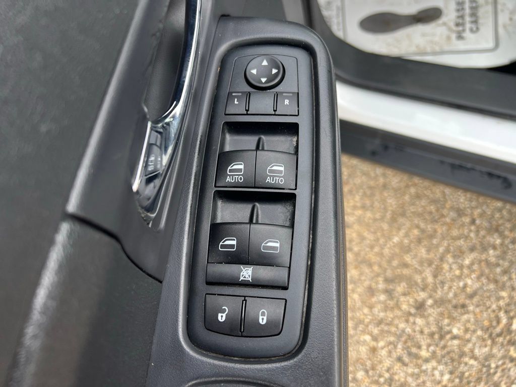 Used 2012 Jeep Liberty Sport AWD/4WD image 25