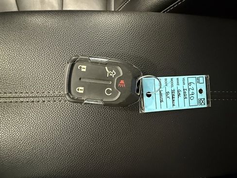 Used 2024 GMC Terrain SLT image 44