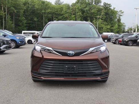 Used 2022 Toyota Sienna LE FWD image 10