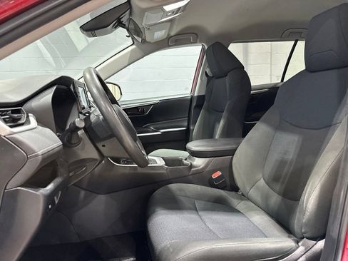 Used 2022 Toyota RAV4 LE w/ Carpet Mat Package (TMS) AWD/4WD image 13