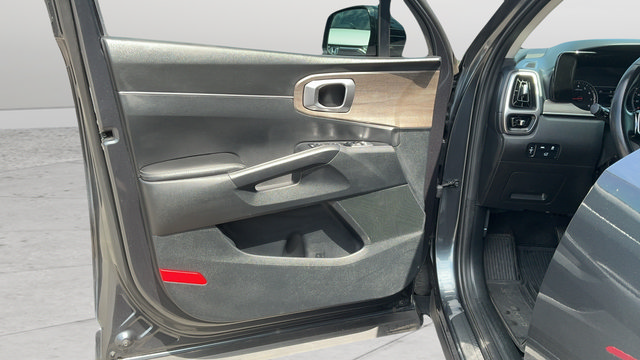 Used 2022 Kia Sorento EX w/ Panoramic Sunroof Package FWD image 19