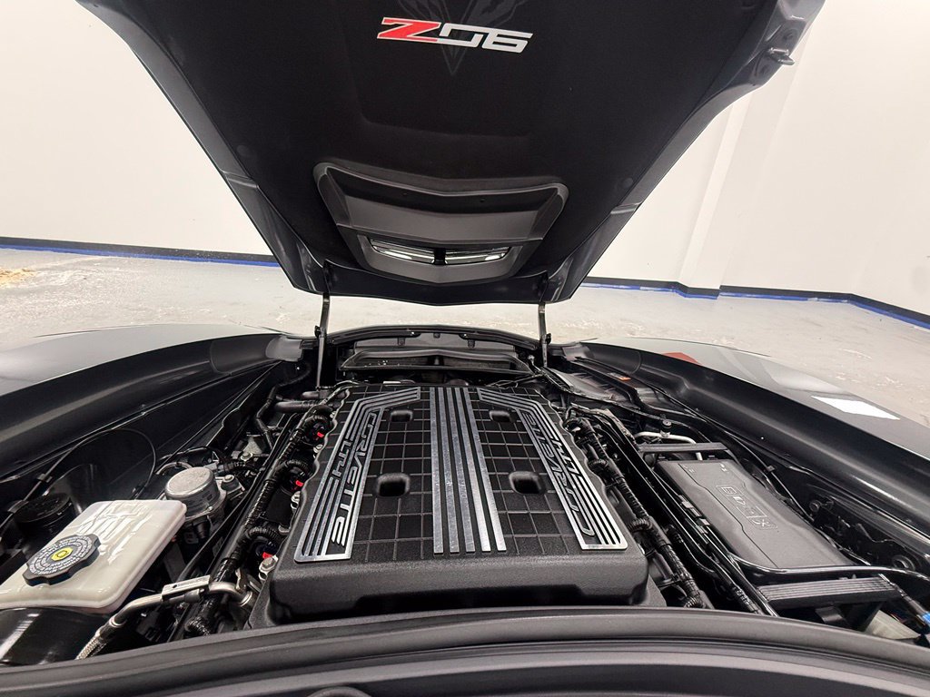 Used 2017 Chevrolet Corvette Z06 w/ Chrome Badge Package RWD image 9