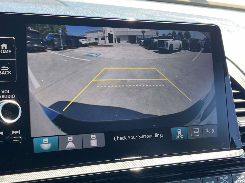 Used 2025 Honda Odyssey Touring image 25