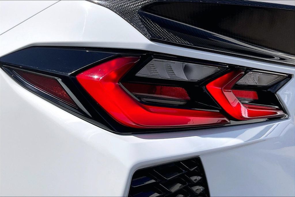 Used 2022 Chevrolet Corvette Stingray Premium Cpe w/ Z51 Performance Package RWD image 25