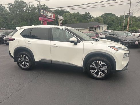 Used 2021 Nissan Rogue SV AWD/4WD image 3