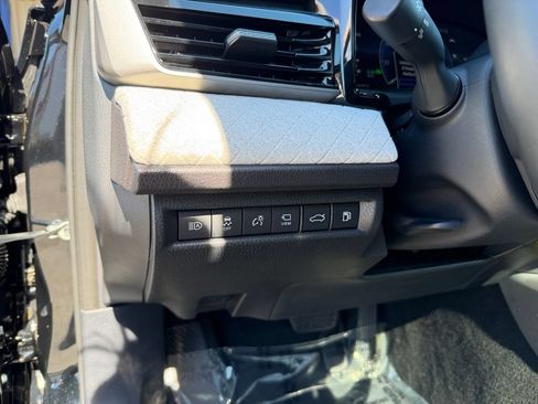 Used 2025 Toyota Camry XLE AWD/4WD image 20