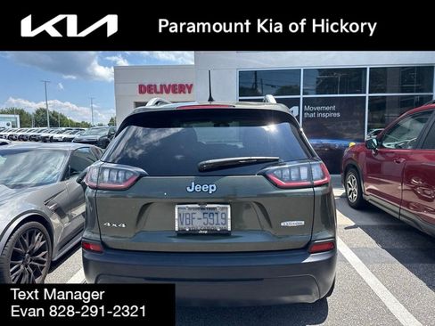 Used 2019 Jeep Cherokee Latitude w/ Popular Appearance Group AWD/4WD image 4