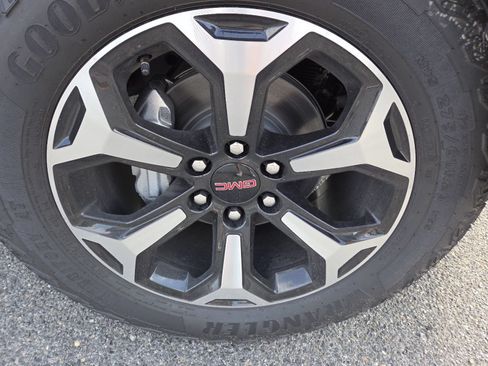 New 2026 GMC Yukon AT4 w/ AT4 Premium Plus Package AWD/4WD image 19