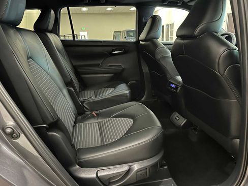 Certified 2024 Toyota Highlander XSE image 26
