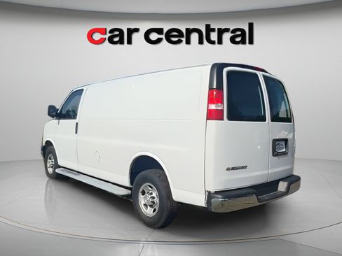Used 2021 Chevrolet Express 2500 w/ Driver Convenience Package RWD image 3