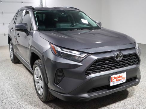 Used 2022 Toyota RAV4 XLE image 5