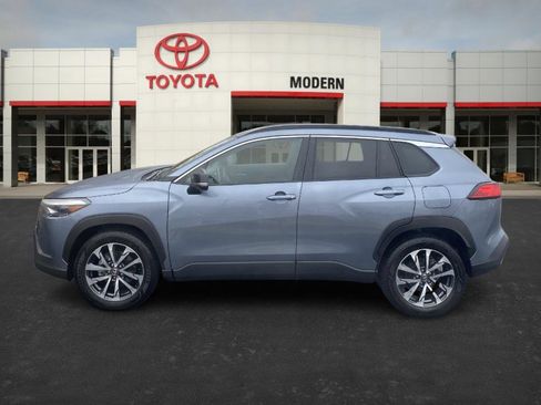 Certified 2025 Toyota Corolla Cross XLE image 7