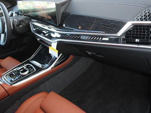 New 2026 BMW X7 M60i image 35