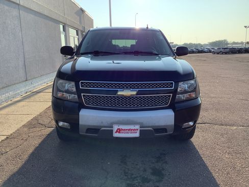 Used 2011 Chevrolet Suburban LT w/ Luxury Package AWD/4WD image 3