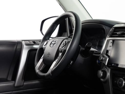 Used 2020 Toyota 4Runner SR5 Premium AWD/4WD image 25