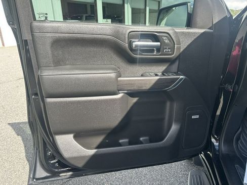 Used 2022 Chevrolet Silverado 1500 LTZ AWD/4WD image 19