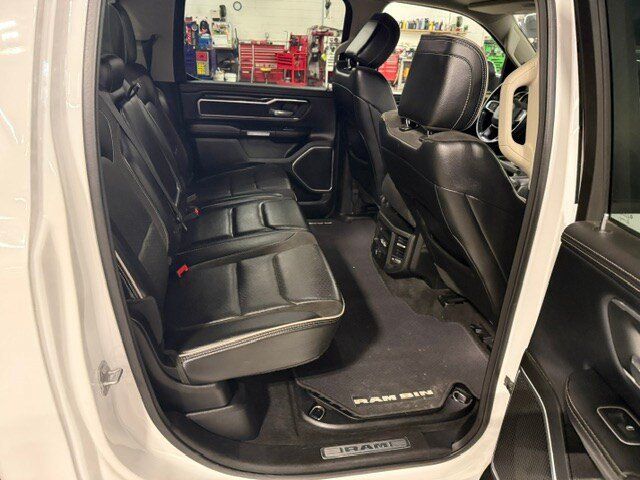 Used 2022 RAM 1500 Laramie w/ Off Road Group AWD/4WD image 14