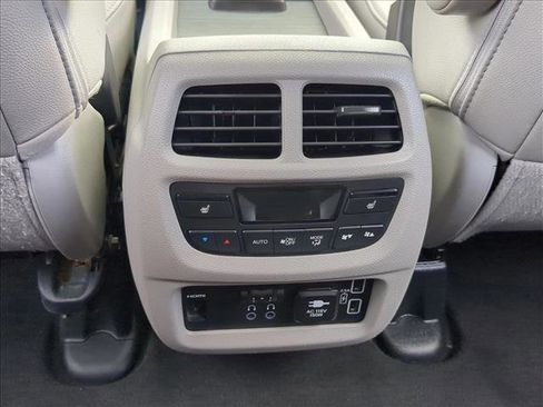 Used 2019 Honda Pilot Touring image 18