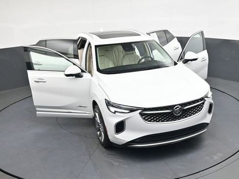 Used 2022 Buick Envision Avenir w/ Technology Package II image 40