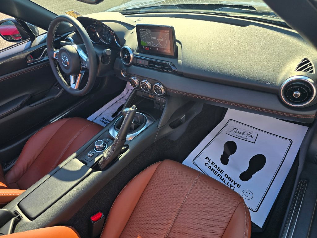 Used 2022 MAZDA MX-5 Miata Grand Touring w/ Weather Package RWD image 11