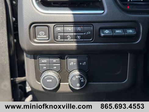 Used 2022 Chevrolet Suburban High Country AWD/4WD image 33