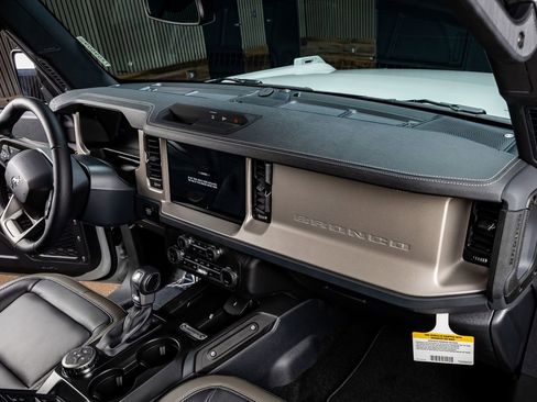 Used 2026 Ford Bronco Outer Banks AWD/4WD image 17