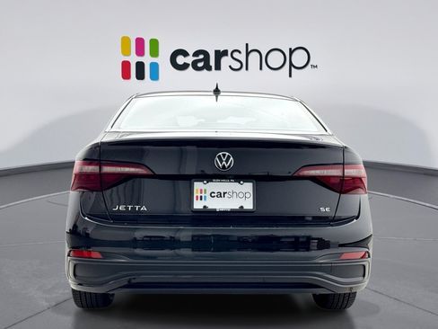 Used 2023 Volkswagen Jetta SE FWD image 4