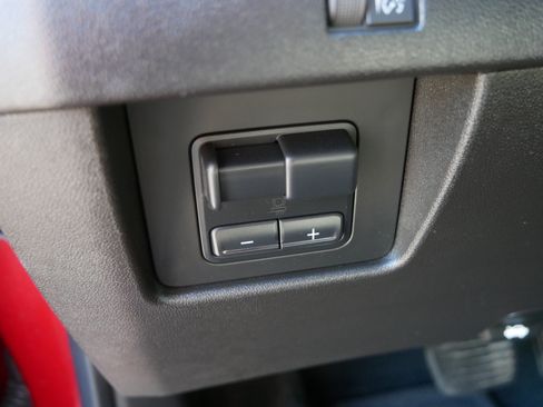 Used 2025 Chevrolet Colorado ZR2 w/ Technology Package AWD/4WD image 26