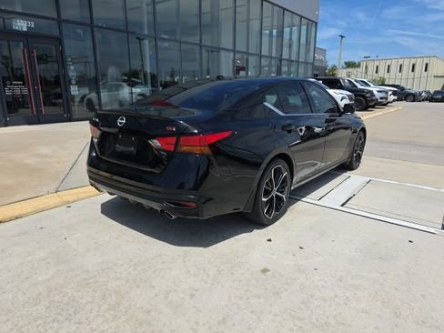 Used 2024 Nissan Altima 2.5 SR w/ SR Premium Package image 4