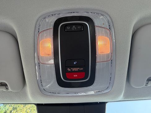 Used 2024 Hyundai Kona SEL AWD/4WD image 45