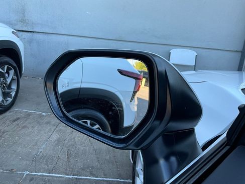 Used 2025 Toyota Camry LE image 19