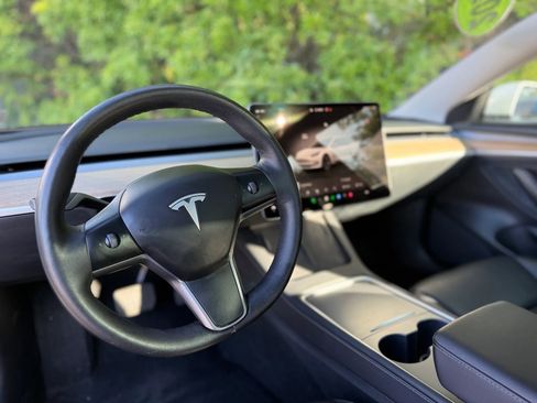 Used 2022 Tesla Model 3 Standard Range RWD image 37