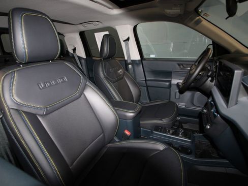 Used 2025 Ford Maverick Lobo image 25