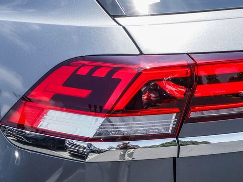 Certified 2023 Volkswagen Atlas Cross Sport SE FWD image 10