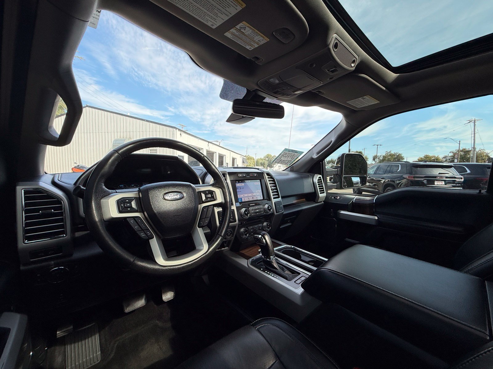 Used 2016 Ford F150 Lariat w/ Equipment Group 502A Luxury AWD/4WD image 17