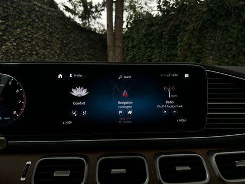 Used 2022 Mercedes-Benz GLS 450 4MATIC image 13