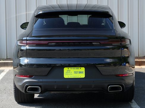 Used 2024 Porsche Cayenne Coupe AWD/4WD image 56