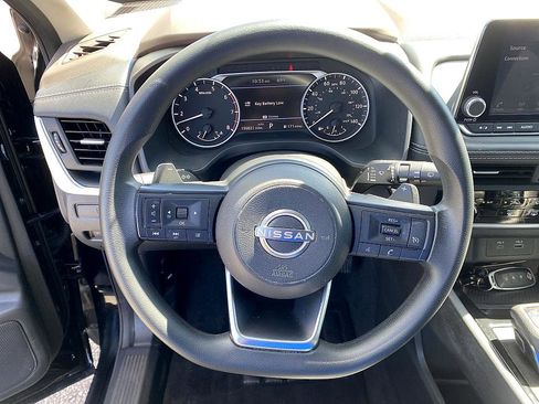 Used 2023 Nissan Rogue S image 8