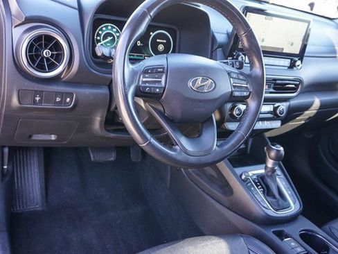 Used 2022 Hyundai Kona Limited image 11