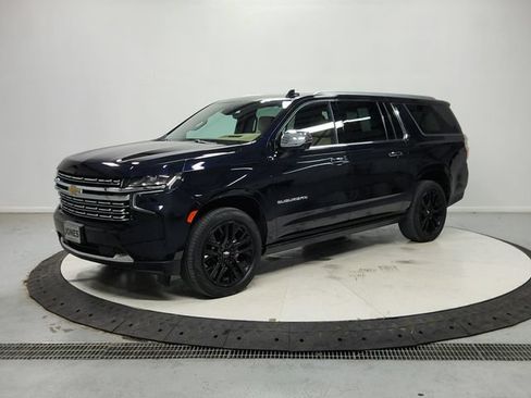 Used 2023 Chevrolet Suburban Premier AWD/4WD image 4