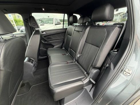 Used 2023 Volkswagen Tiguan SE R-Line FWD image 14