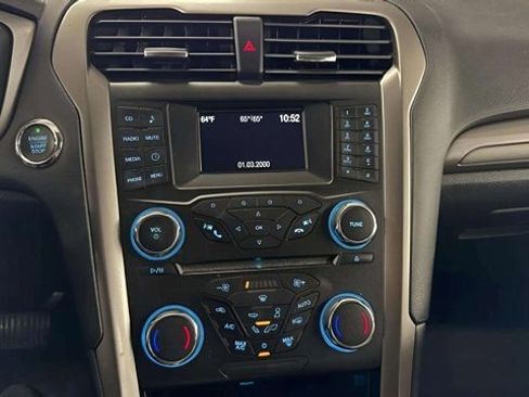 Used 2018 Ford Fusion S image 32