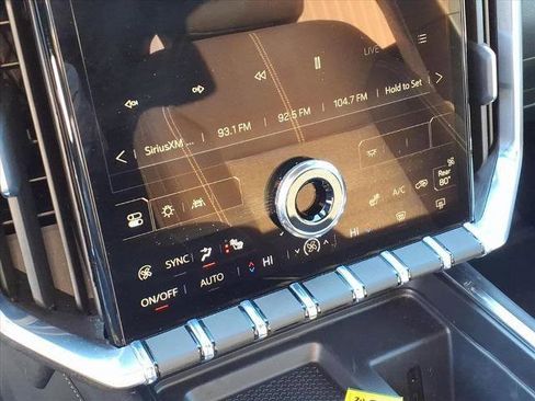 Used 2025 GMC Acadia Elevation image 14