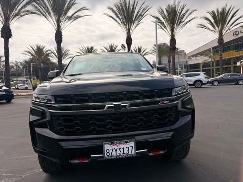 Used 2022 Chevrolet Tahoe Z71 w/ Luxury Package AWD/4WD image 3