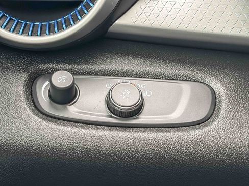 Used 2024 Chevrolet Trax LS image 47