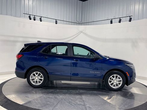 Used 2023 Chevrolet Equinox LS image 10