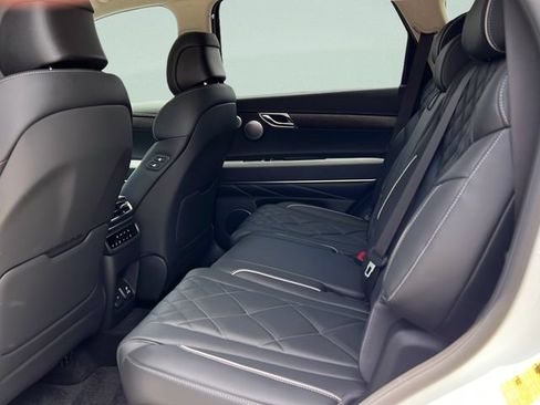 Certified 2025 Genesis GV80 3.5T Prestige AWD/4WD image 10