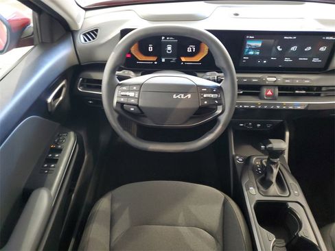 Certified 2025 Kia K4 LXS image 10