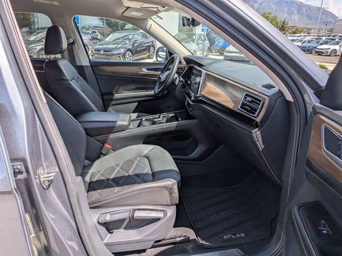 Used 2024 Volkswagen Atlas SE AWD/4WD image 31